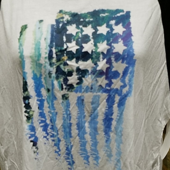 AMERICANA DESERT DREAMER CROP TOP  FLAG GRAPHIC BLACK WHITE BLUE PATRIOT - Picture 2 of 6